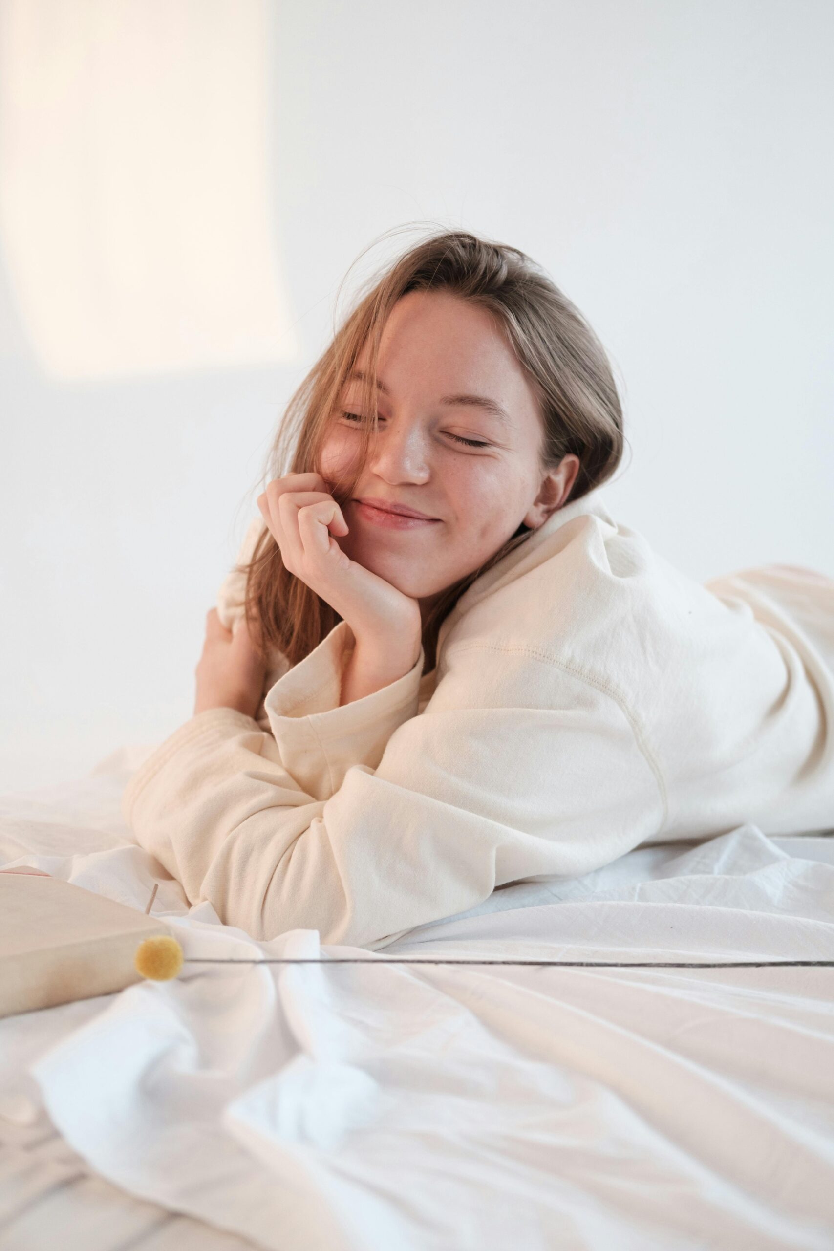 Sleeping Poses For Photoshoot Girl